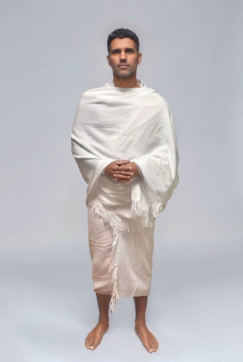 Men's bamboo Ihram, Tawaf jacquard weave detail, white, by Sigma Fit for Hajj and Umrah